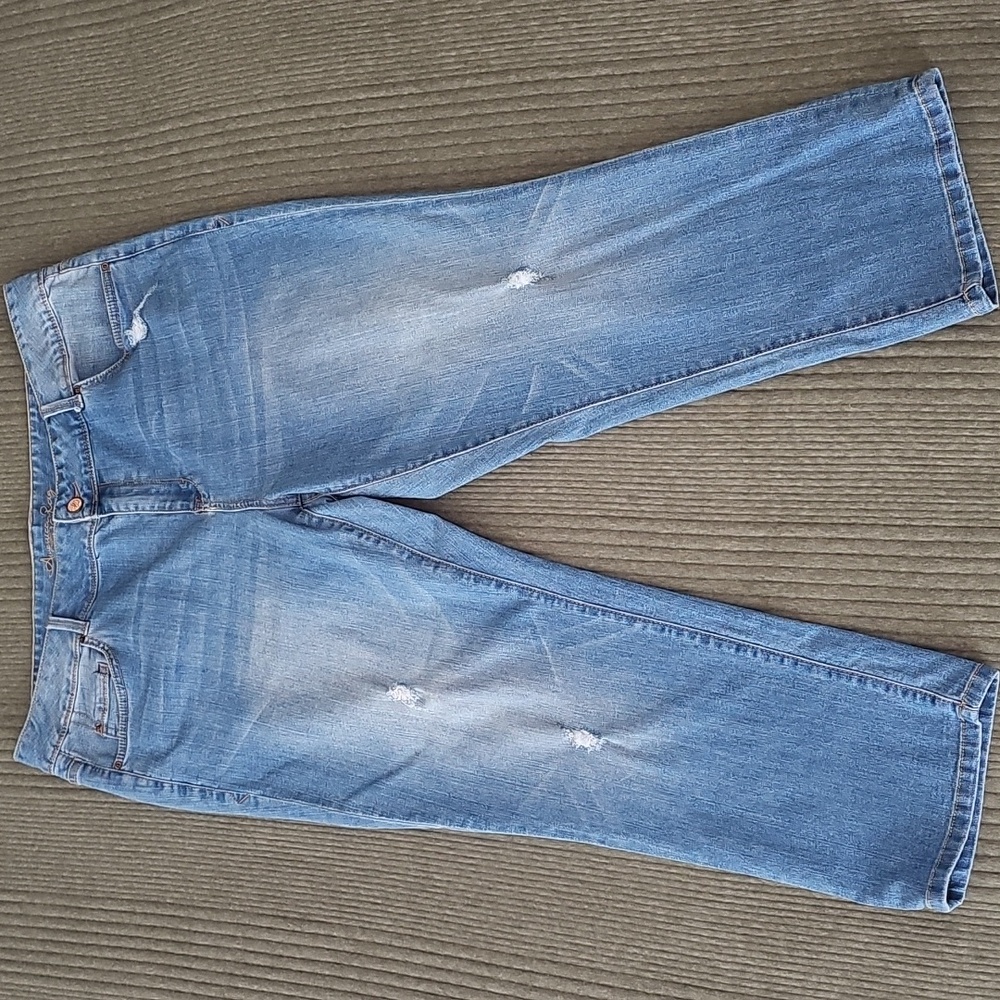 American Rag Cie Women's Light Blue Distressed Cropped Jeans 20W